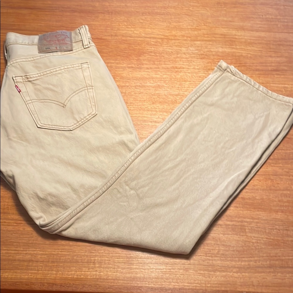Men’s light brown Levi Jeans 33” x 30”